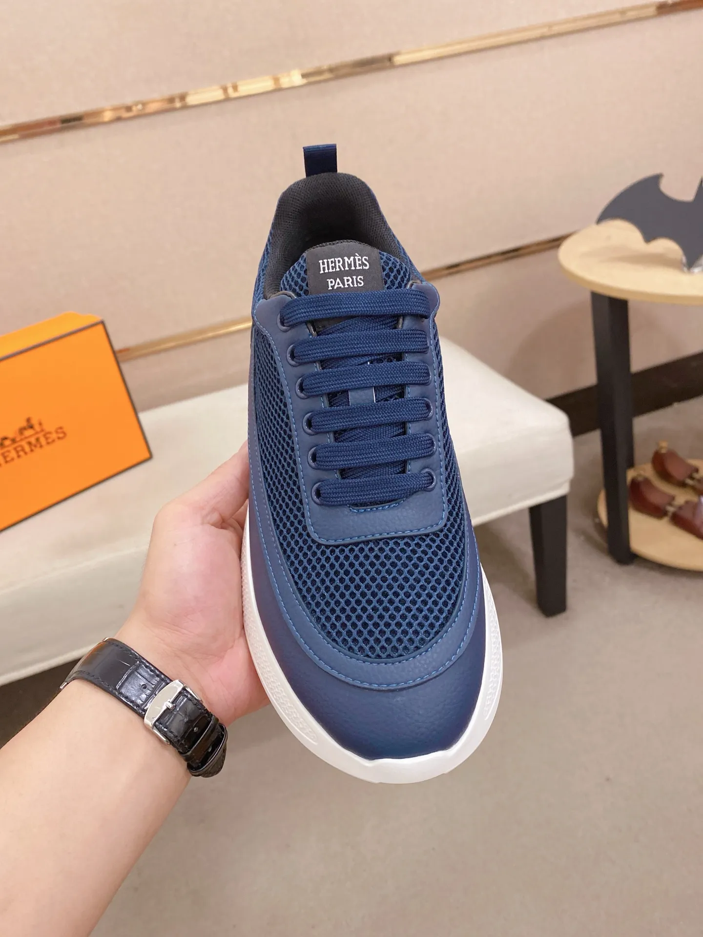 Men's clothing and shoes💰: 462💰《HERMES》【Classic Original Version】Hermès; Top 🔝 Purchasing Agency 🔍🔍Men's latest 🇺🇸 counters are on sale simultaneously, imported from Italy original ▲▲cowhide ▲▲ (high-end, extravagant and classy) ) Exquisite workmanship (Italian 🇮🇹 imported water-dyed 🐂 cowhide lining) sole: original sole provided by the original factory, ⚠️exclusive double-layer activity·TPR·rubber·combined molded outsole; super comfortable·wear-resistant·non-slip·environmental protection The real thing is more beautiful if you take the real thing (high quality, follow the order). You can enter and exit the counter at will * Number of yards: 38-44 (45 can be customized and cannot be returned or exchanged)